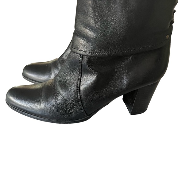 Women’s Stacked Heel Booties - Picture 3 of 7